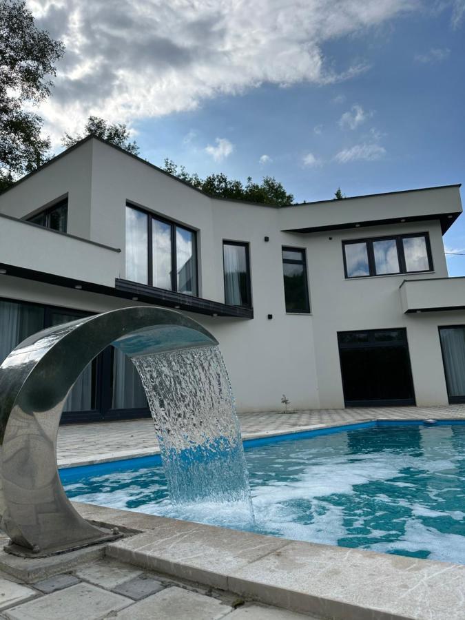 Villa Vila *
