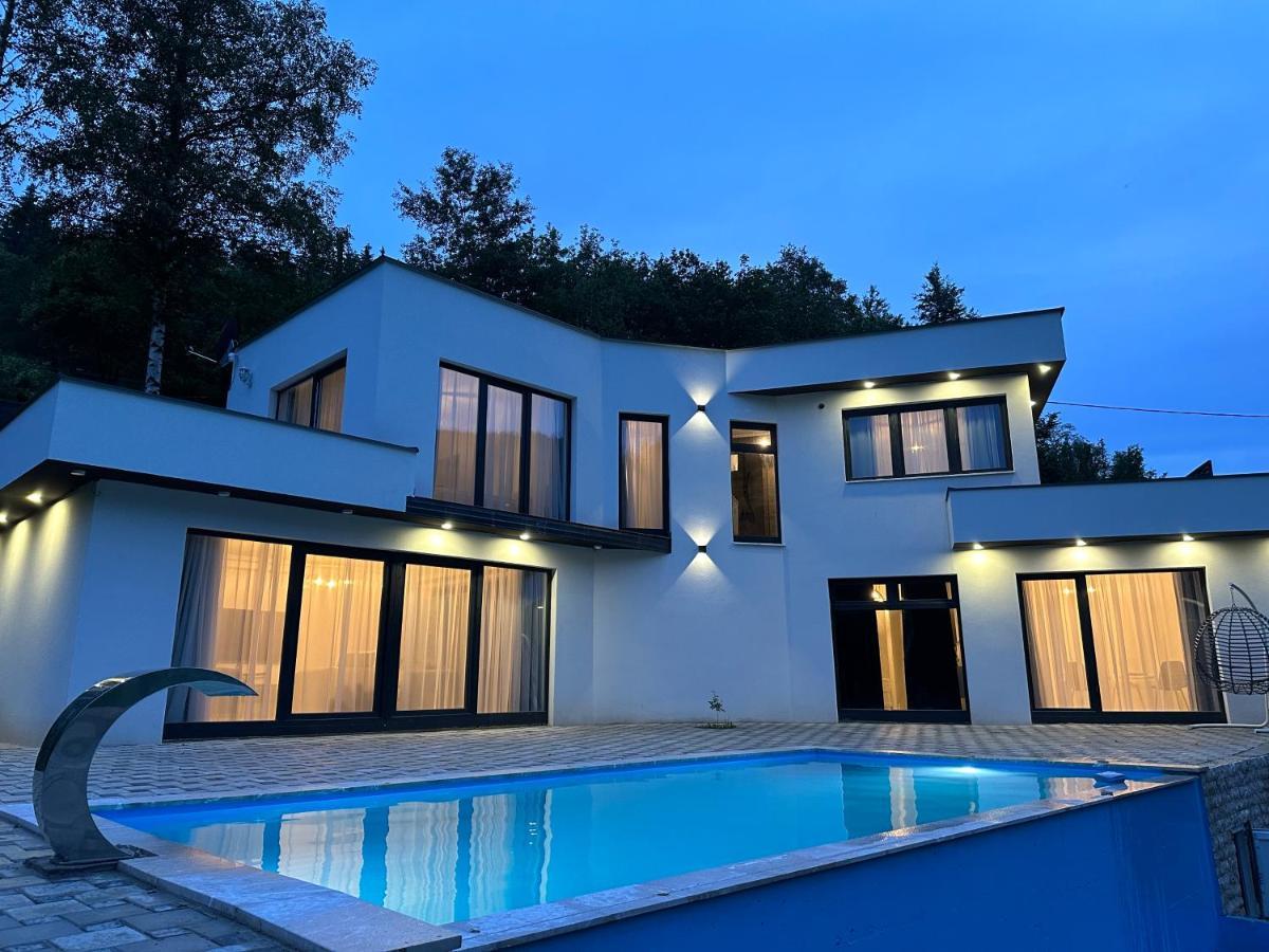 Villa Vila *