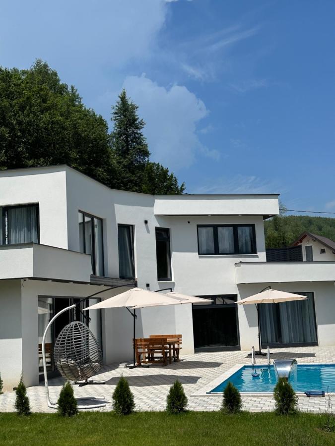 Vila Villa *